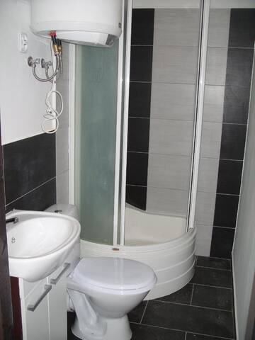 Фото номера Семейный номер (для 6 взрослых) Хостелы Hostel Sosnowiec г. Сосновец 3