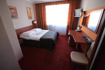 Фото номера Двухместный номер с 1 кроватью или 2 отдельными кроватями Отель Hotel Orion г. Сосновец 4